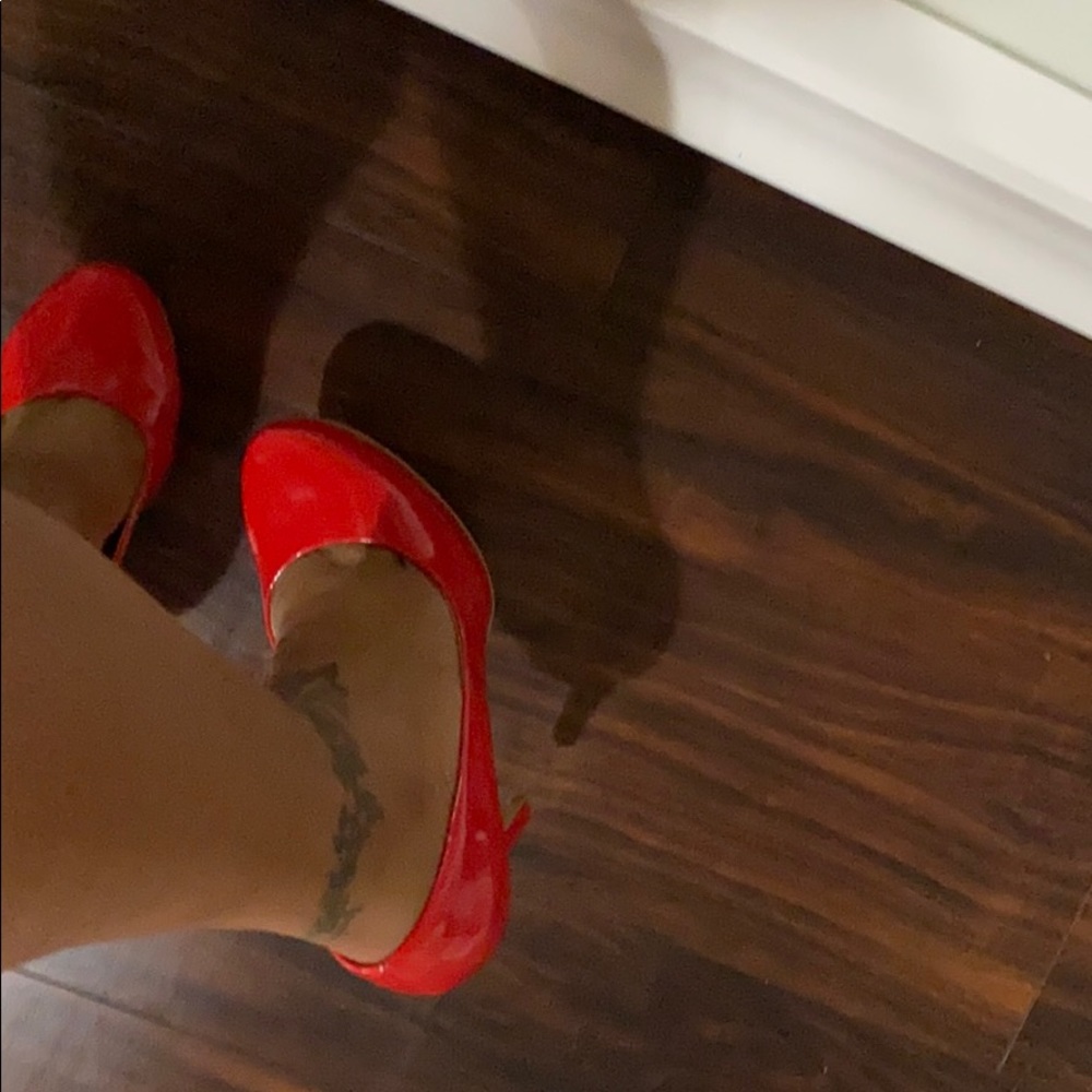 Red pumps - Picture 5 of 5